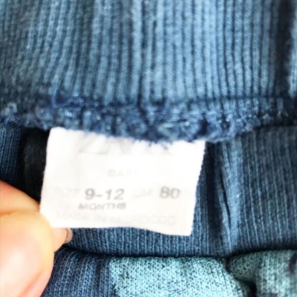 Zara apple print kangaroo pouch shorts EUC 9-12m - Picture 3 of 4